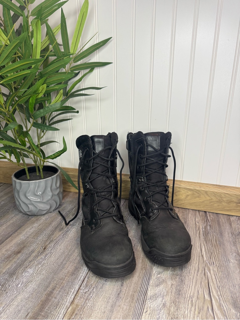 5.11 ATAC 2.0 Mens Black Tactical Military Work Boots Side Zip 8 Inch Size 9